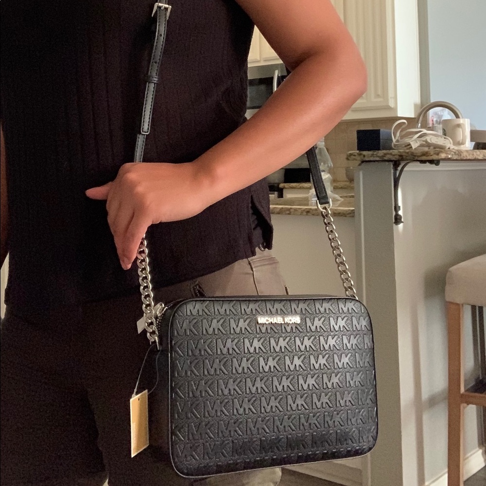 New Mk Jet set EW large Crossbody 🖤 - Picture 10 of 10